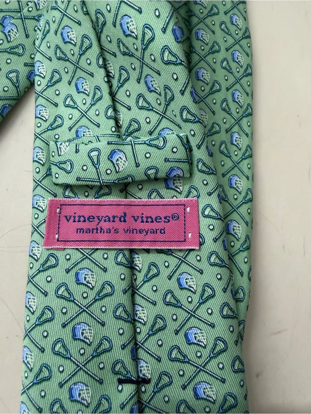 Vineyard Vines Light Green Tie with Blue Accent Pattern